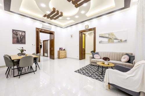 Central Elizabeth Suit by True Estate