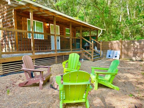 New Tiny cabin Hot tub Firepit Fenced yard photo 13