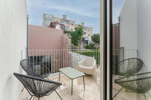 Modern 1BR Apartment - Brand New Bonjardim I