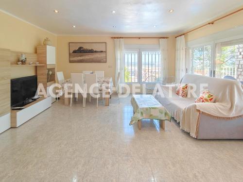 Villa ensoleillée avec piscine privée & WIFI, 3 chambres