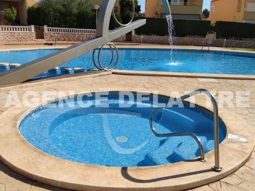 Villa tranquille avec piscine commune et jacuzzi, 3 chambres, 2 salles de bain