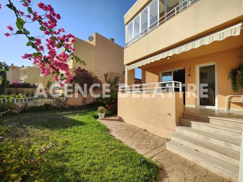 Villa tranquille avec piscine commune et jacuzzi, 3 chambres, 2 salles de bain