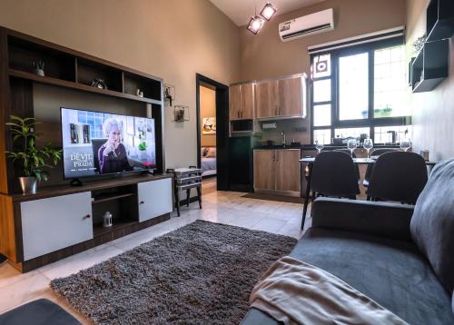 Elegant, Cozy & Chic 1BR Apt in perfect location!