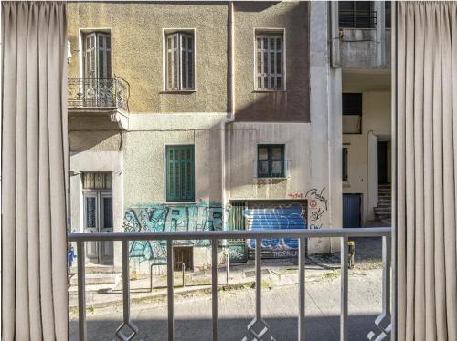 Balcó o terrassa a Chic Athens Retreat