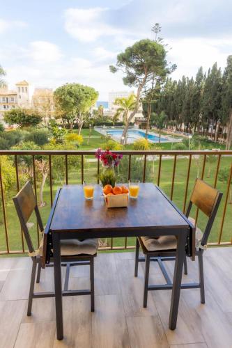 Enjoy La Carihuela Beach at 4 Min.Terrace & Pool.