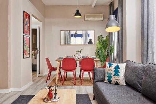 2BR Modern Flat in Nişantaşı 3 Min to Metro Full AC