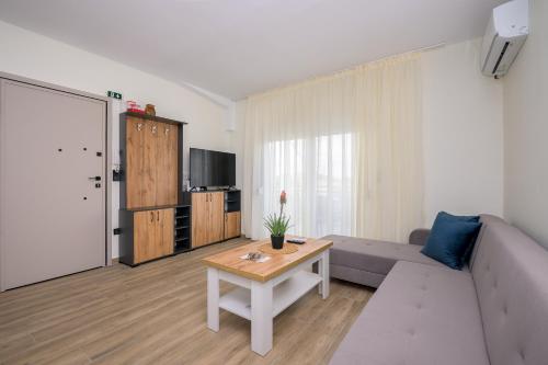 Aura Fine Living - Calm & Comfortable 2 Bedroom Stay