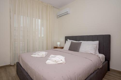 Aura Fine Living - Calm & Comfortable 2 Bedroom Stay