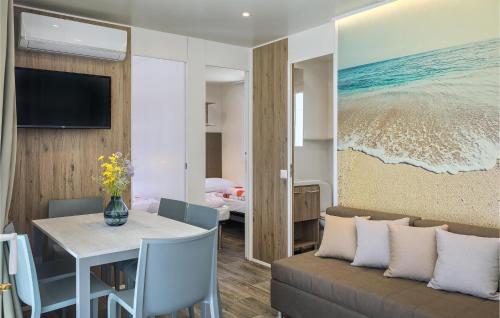 3 Bedroom Stunning Stacaravan In Vabriga
