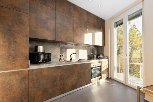 Victor House by BarbarHouse