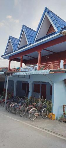 Cykling vid eller i närheten av Mamapieng Riverview Bungalows