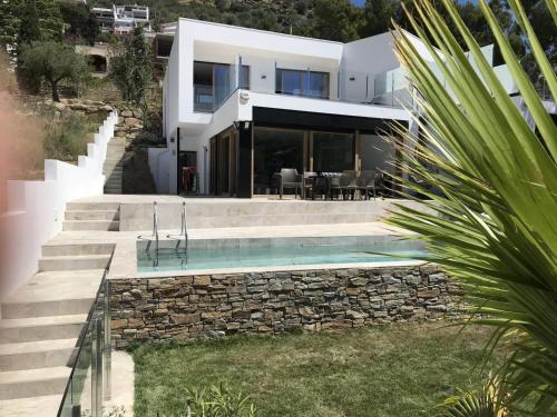 Preciosa casa Roses con piscina cerca playa AV 90