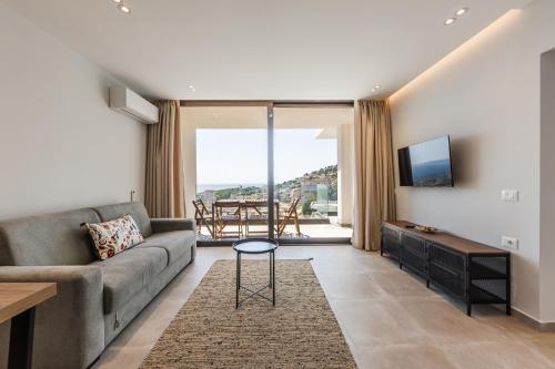 Ionian Sol Apartment Cozy Stay by the Sea by PikHost