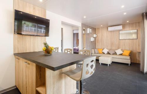 Gorgeous Stacaravan In Vabriga With Wifi