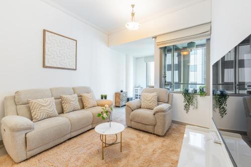 RH- Marina Living with Panoramic Views, Chic 3BR in Ocean Heights