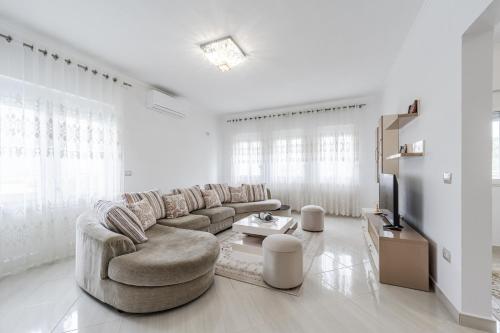 Hometown Apartment by PikHost