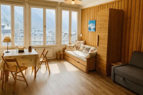 Alpine stay Mont Blanc view parking