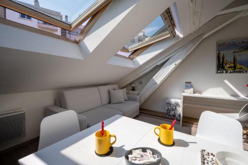 Studio sous les toits Annecy Centre-Ville