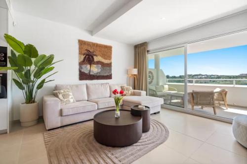 Family Friendly 3BR Apartment l Pool and Terrace