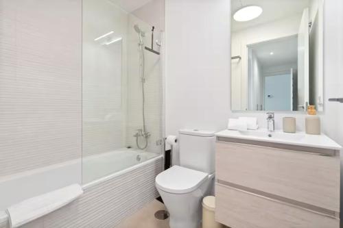 Family Friendly 3BR Apartment l Pool and Terrace photo 4