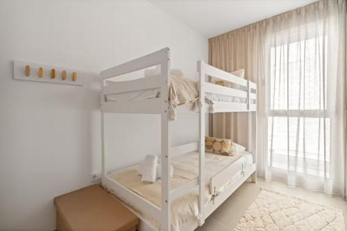 Family Friendly 3BR Apartment l Pool and Terrace photo 9