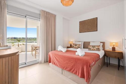 Family Friendly 3BR Apartment l Pool and Terrace photo 3
