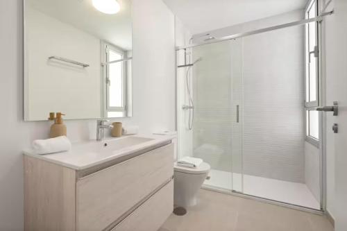 Family Friendly 3BR Apartment l Pool and Terrace photo 14