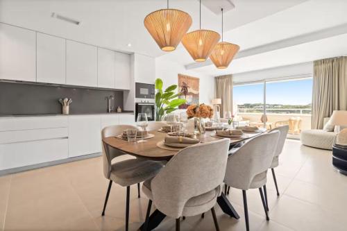 Family Friendly 3BR Apartment l Pool and Terrace photo 6