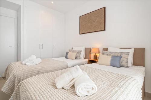 Family Friendly 3BR Apartment l Pool and Terrace photo 15