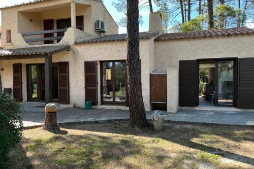Spacious house with terrace - beach 8 minutes away