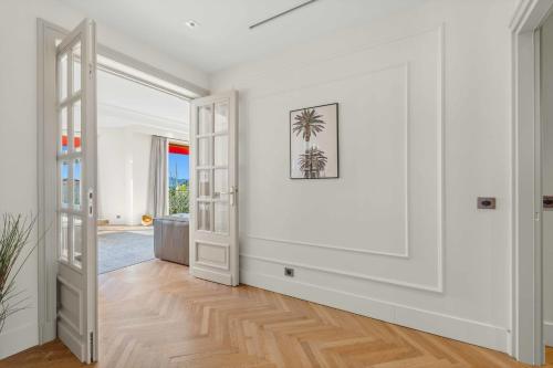 REF 1553 - Cannes Center - Sea view apartment for rent