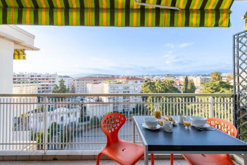 1-Br Apartment with Terrace Near City Centre
