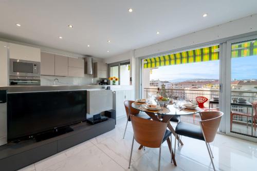 1-Br Apartment with Terrace Near City Centre