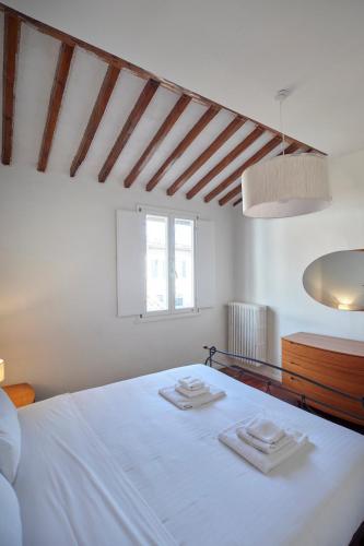 Torta-walking distance of Santa Croce