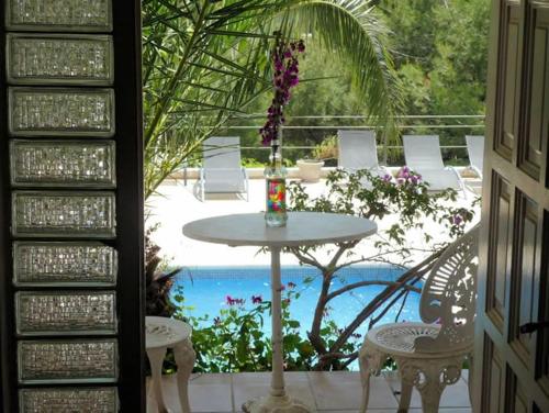 Suite in private villa view on sea