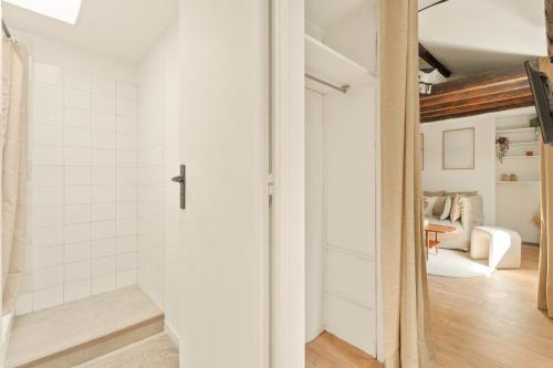 Cité des Fleurs Paris17- Cozy Junior OneBedroom-4p