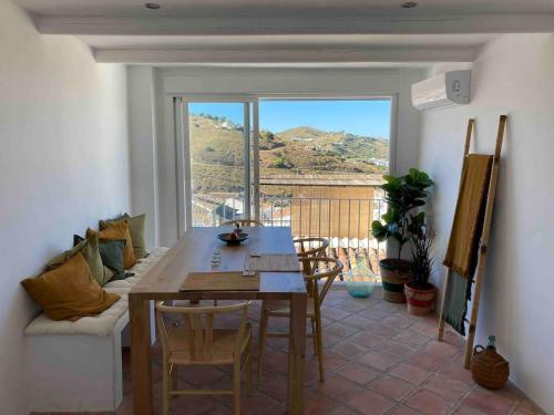 Casa Millantú - cosy house with rooftop jacuzzi