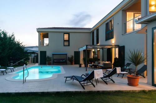 Villa M With Private Pool & Gym