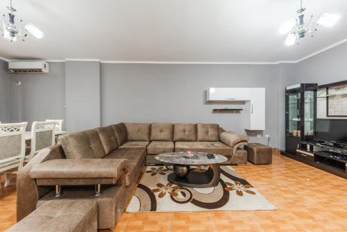 The Triple Comfort Loft by PikHost