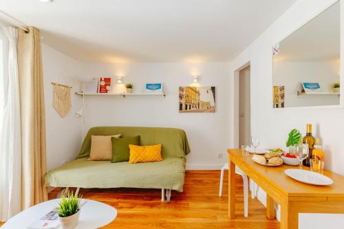 Rent4Rest Bairro Alto Charming 1Bd Apartment