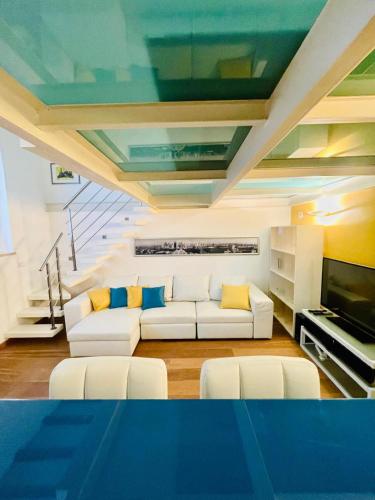 Isablue Loft