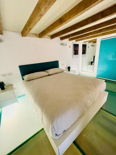 Isablue Loft