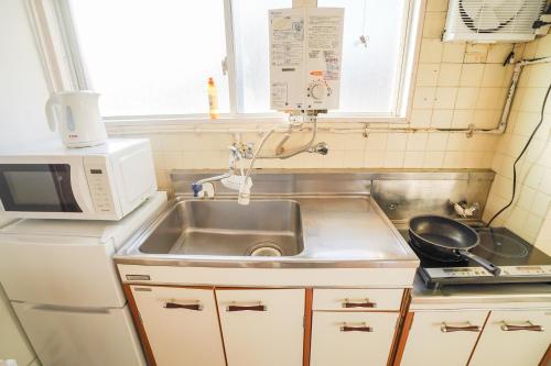 403Room 1 Stop from Ikebukuro Entire 35m on 4st Floor 2 Bedrooms for up to 6 Guests 3Minute Walk to Don Quijote