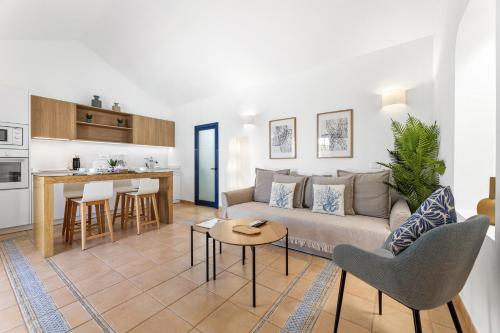 Lanzarote Villa Volcan 10- Private Heated Pool