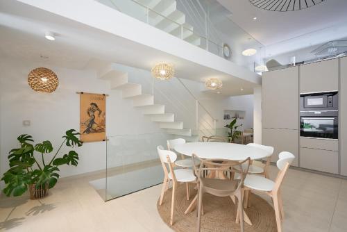 Triana by Home at Homes