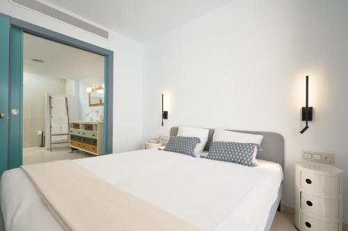 Triana by Home at Homes