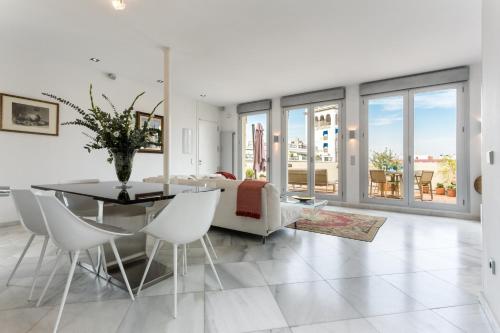 Puerta del Leon by Home at Homes