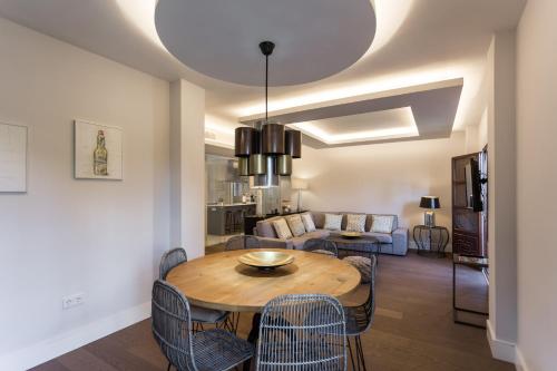 Plaza de Refinadores by Home at Homes