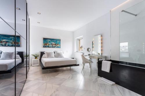 Puerta del Leon by Home at Homes