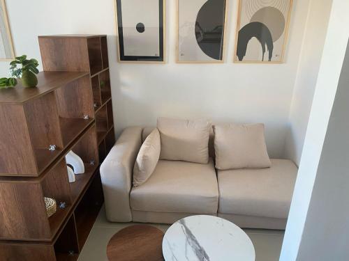 Contemporary Condo Studio in G-Cribs